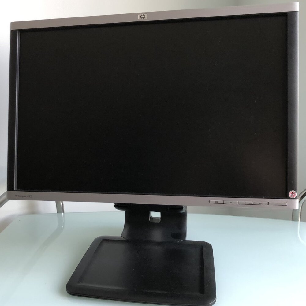 LCD COMPUTER MONITOR - Picture 2 of 4